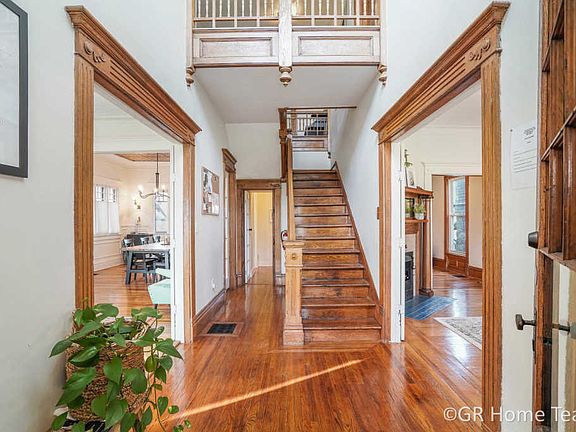 4th image of 611 Madison Ave SE