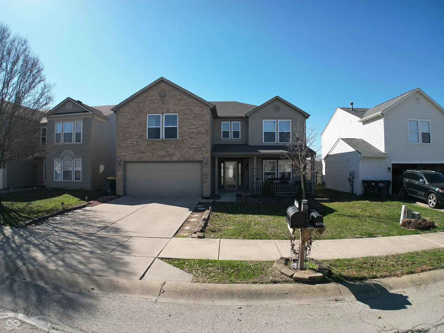 8277 S Quarter Moon Dr photo 1