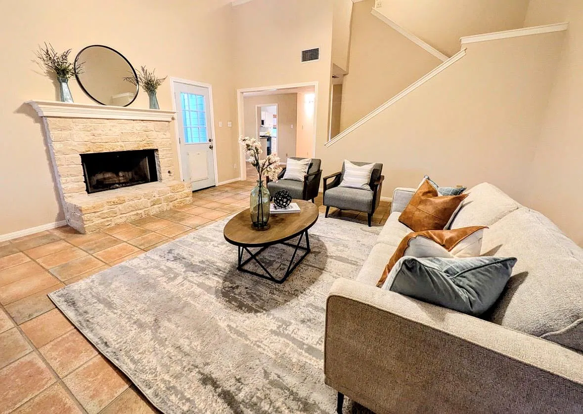 3 bed, 3.0 bath, 2130 sqft, $3,000 — Photo 4