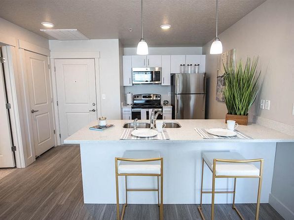 233 N Redwood Rd #207
