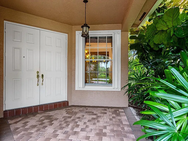 8882 Hidden Acres Dr — Photo 4