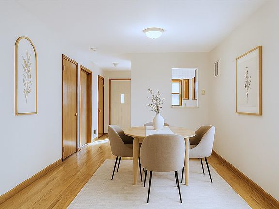 4th image of 210 Pavonia Ave