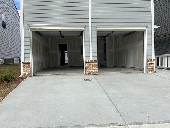 3rd image of 203 Ridge Valley Dr