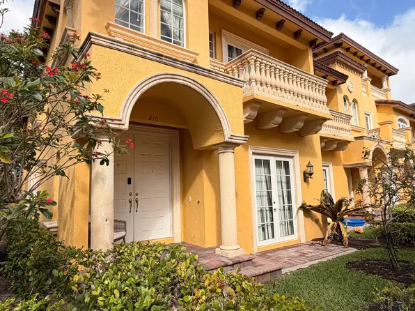 210 NE 69th Cir, Boca Raton, FL 33487