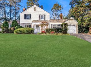 715 Park Ave, Manhasset, NY 11030