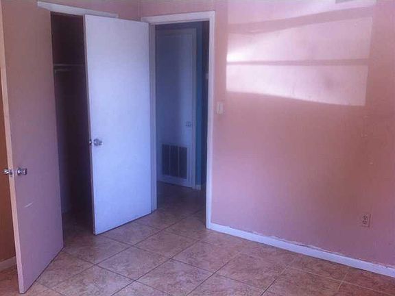 4th image of 1412 16 Court
