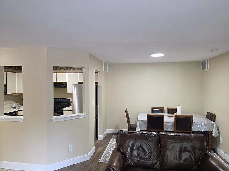 2708 Ridgefield Ct #2 — Photo 14