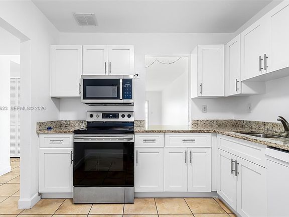 4th image of 2500 SW 81st Ave APT 402