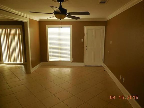 2nd image of 425 Willowbrook Dr