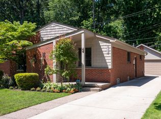 3203 Sylvan Dr, Royal Oak, MI 48073