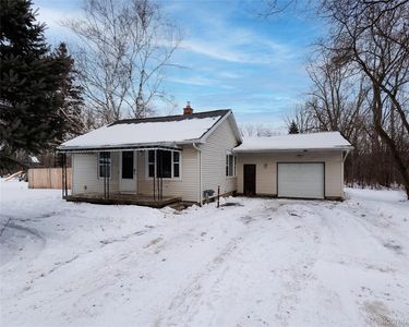3246 Comer Dr, Flint, MI, 48506
