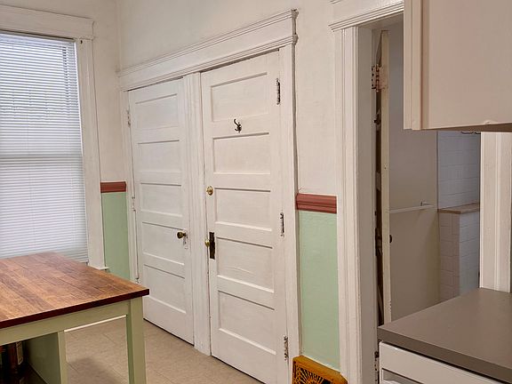 3rd image of 323 W Grand Blvd #3