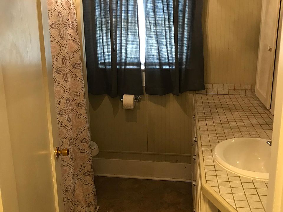 1st image of 1216 S Lindsay St