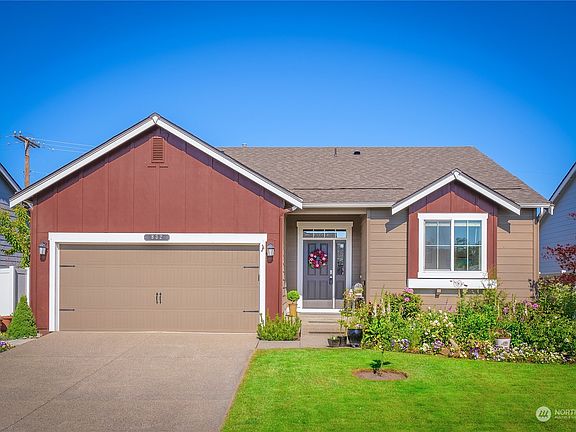 Located in Majestic View Estates gated 55+ plus community that offers an active lifestyle with nearby trails, community club house, exercise room, pool, RV / Boat storage, parks and social clubs.>
