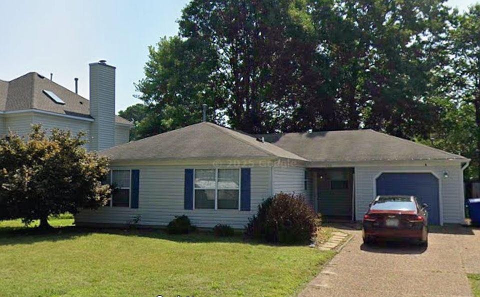1st image of 450 Waverly Pl