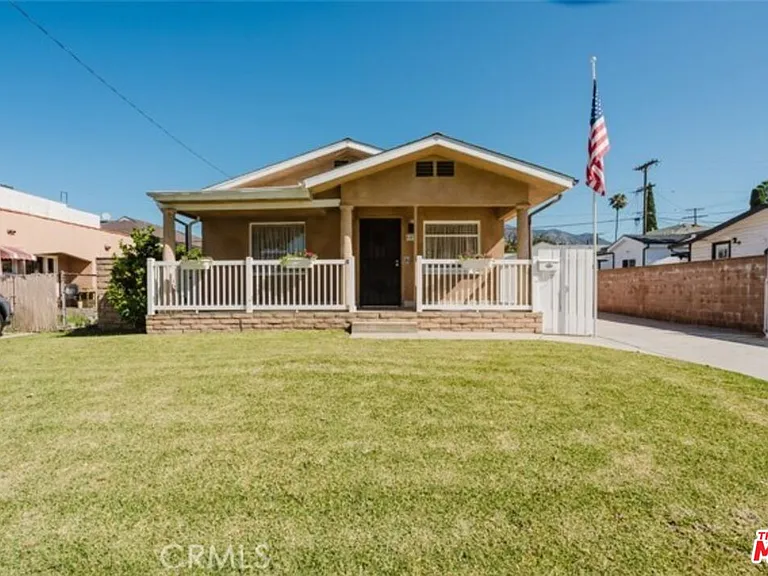 609 Alexander St — Photo 26