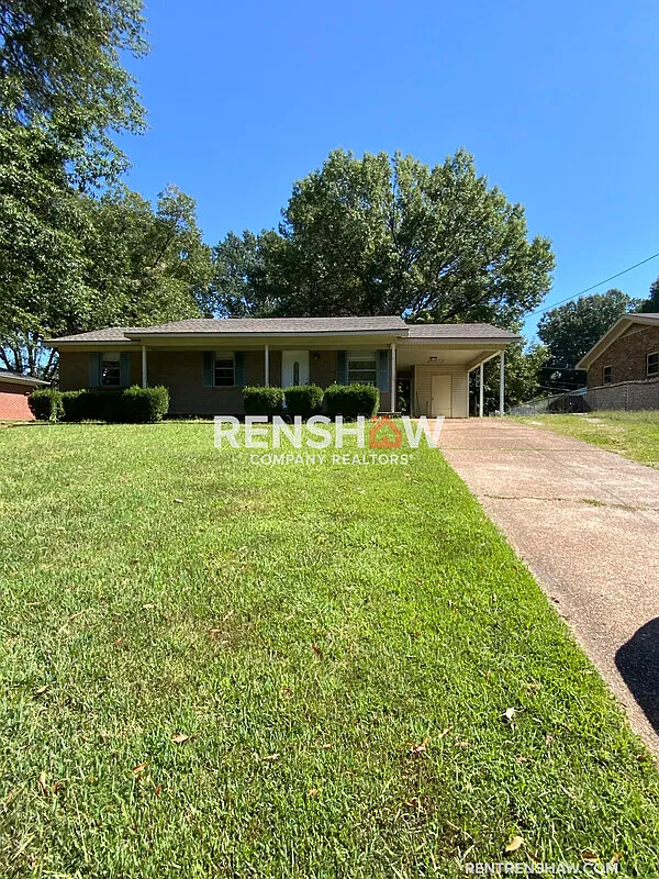 3 bed, 1.0 bath, 1107 sqft, $1,300 — Photo 1