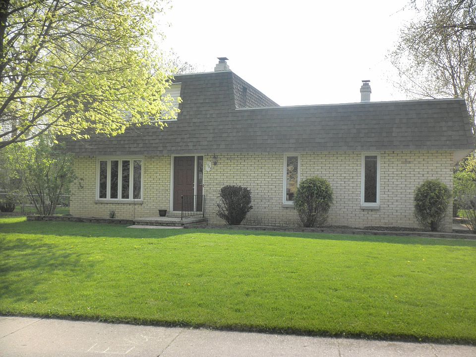 1st image of 405 St Bernard Dr
