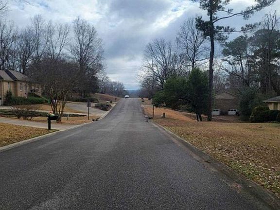 Exterior Neighborhood (street photo)