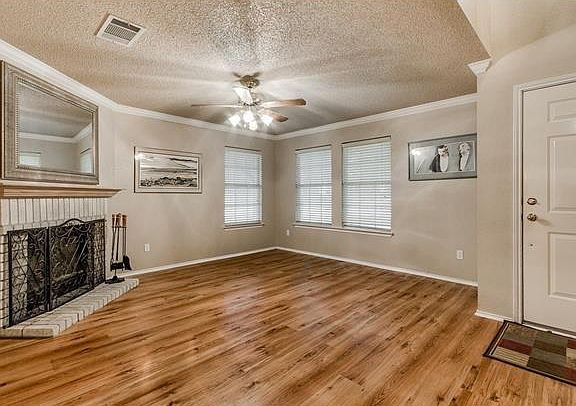 5th image of 1700 Hillcrest Dr