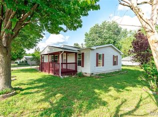 2140 Foxwood Ct, Lebanon, MO 65536