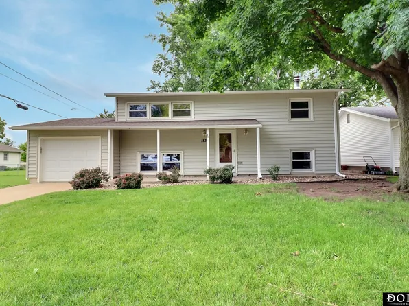 1836 Mayfair Ave, Fremont, NE 68025