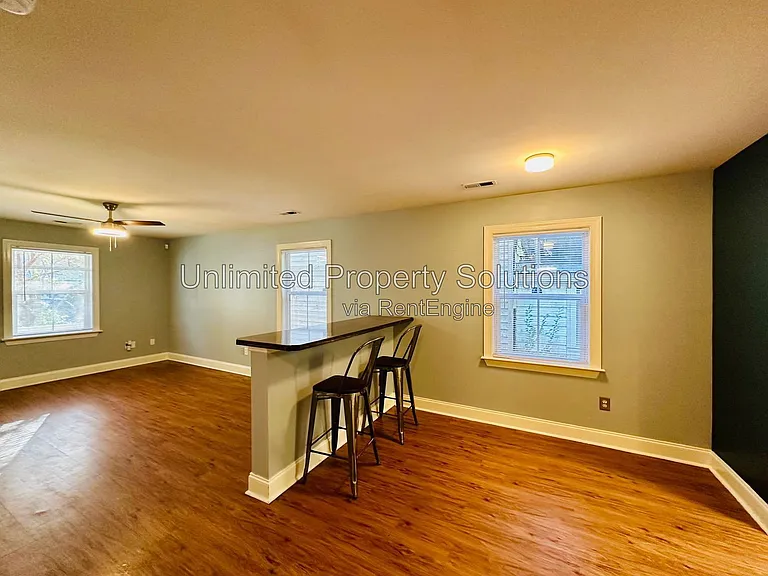 408 S 7th St — Photo 7
