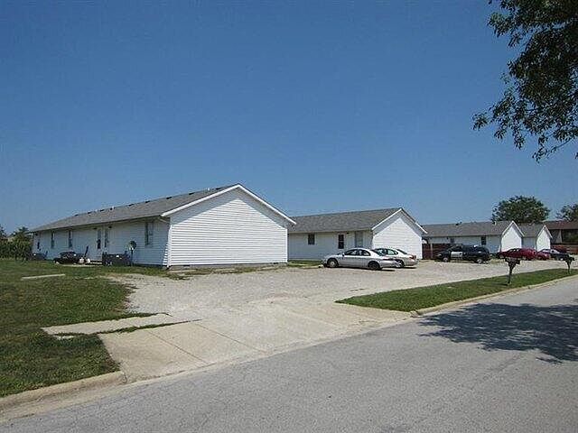 1st image of 194 Woodsview Dr