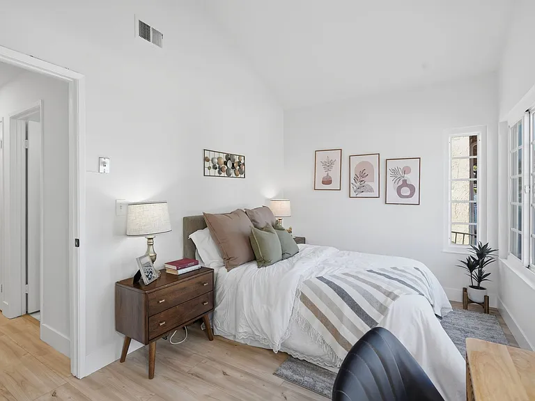 1735 Chesterton Cir — Photo 5