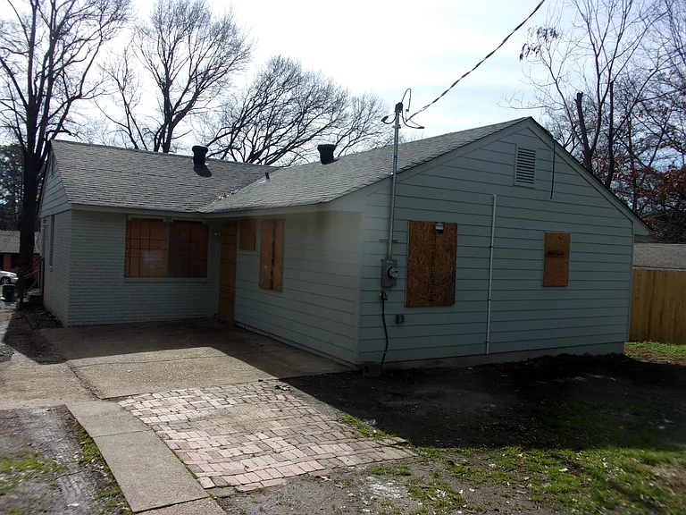 2796 Flora Ave — Photo 10