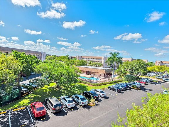 3rd image of 2704 NW 104th Avenue #408