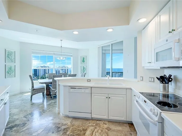300 Dunes Blvd #5 — Photo 8