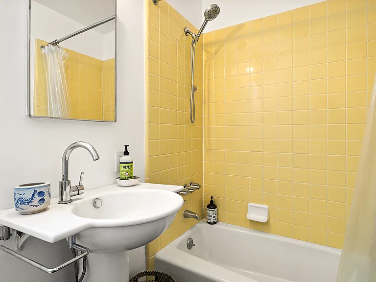 243 Amy Way — Photo 40