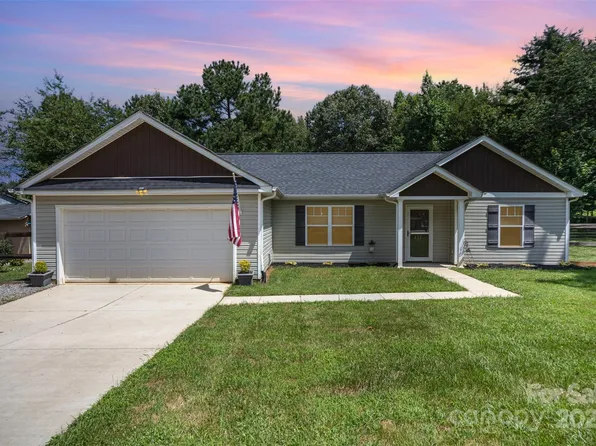 457 Summer Ridge Rd, Stanley, NC 28164