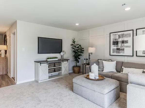 228 Macoun Way, Glassboro, NJ 08028