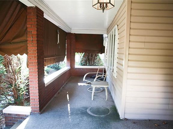3rd image of 1520 W Crawford Ave