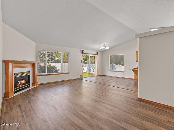 3rd image of 1397 W Ocean Ave