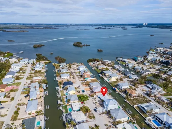 208 Flamingo St, Fort Myers Beach, FL 33931