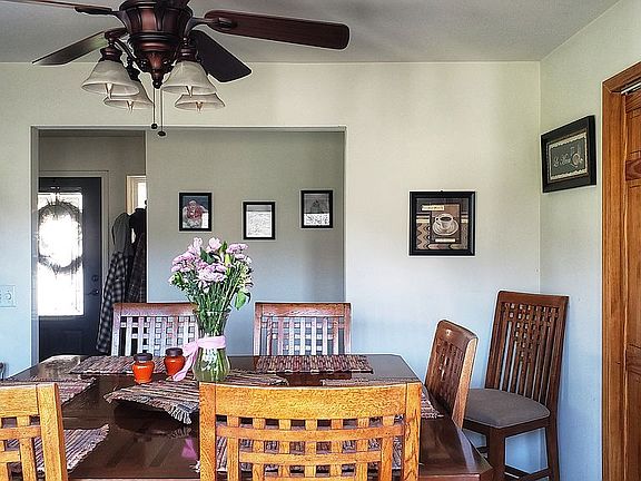 Dining Room / Front Entry