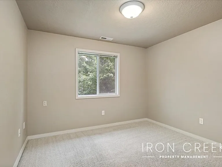 2155 S Amy Ave — Photo 15