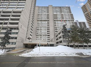 530 Laurier Ave W #2502, Ottawa, ON K1R 7T1