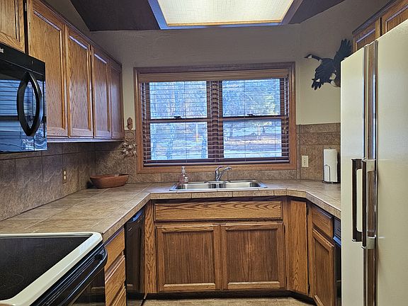 4th image of 2327 E Rainbow Ln #1