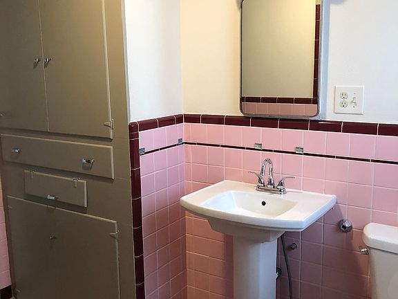 4th image of 4050 Potomac Ave