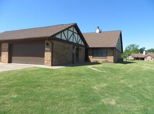 3202 Pondridge Rd, Chickasha, OK 73018