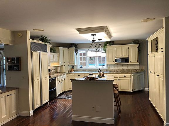 4th image of 8342 Wallinwood Springs Dr