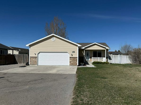 3887 E Elm Ln