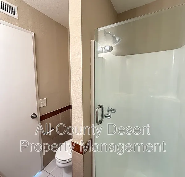69180 Victoria Dr #8 — Photo 22