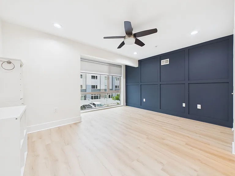1129 N Hope St — Photo 28