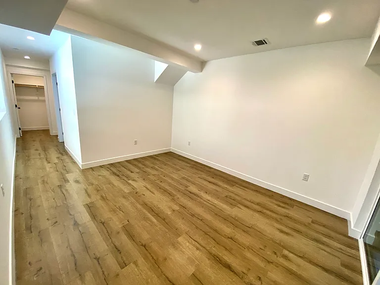 1406 1/2 N Sycamore Ave #1406 — Photo 6