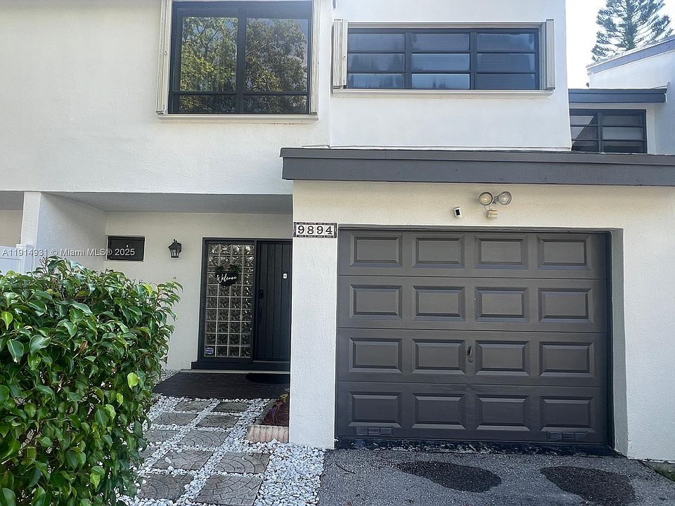 1st image of 9894 Fairway Cove Ln